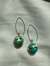 Load image into Gallery viewer, Bundar Earrings